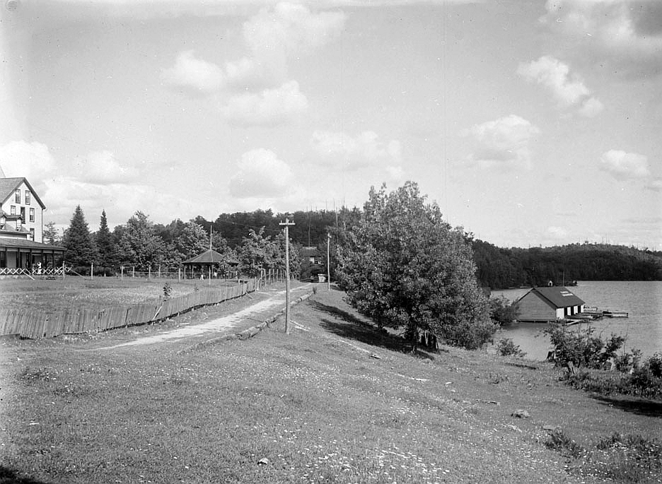 File:Prospect House - Port Sandfield, Ontario.jpg