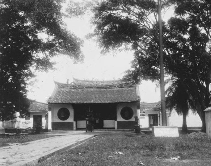 File:COLLECTIE TROPENMUSEUM De Jin De Yuan tempel in Batavia TMnr 60018273.jpg
