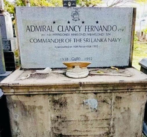 File:Clancy Fernando Grave.jpg