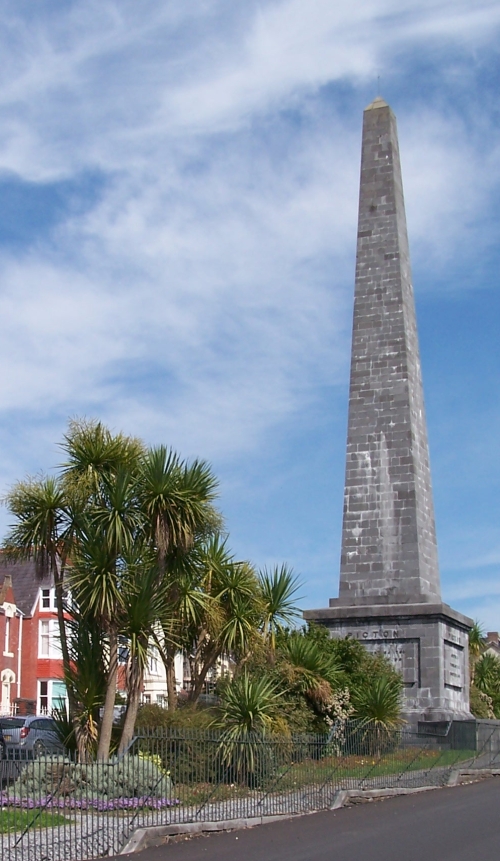 File:Thomas Picton Monument Carmarthen by Aberdare Blog.jpg