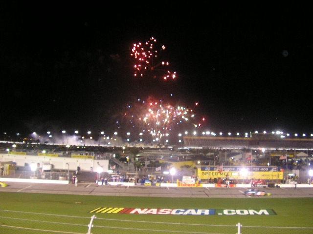 File:Winn-Dixie-250-Fireworks.jpg