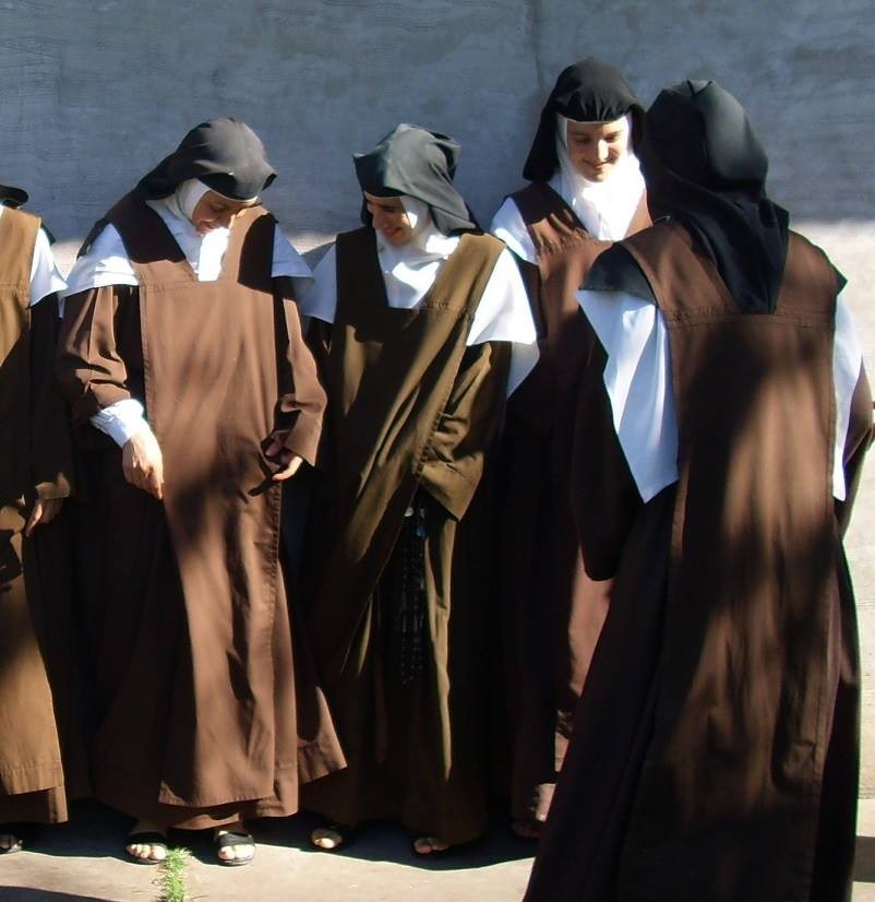 File:Carmelitas de la comunidad de Nogoyá.jpg