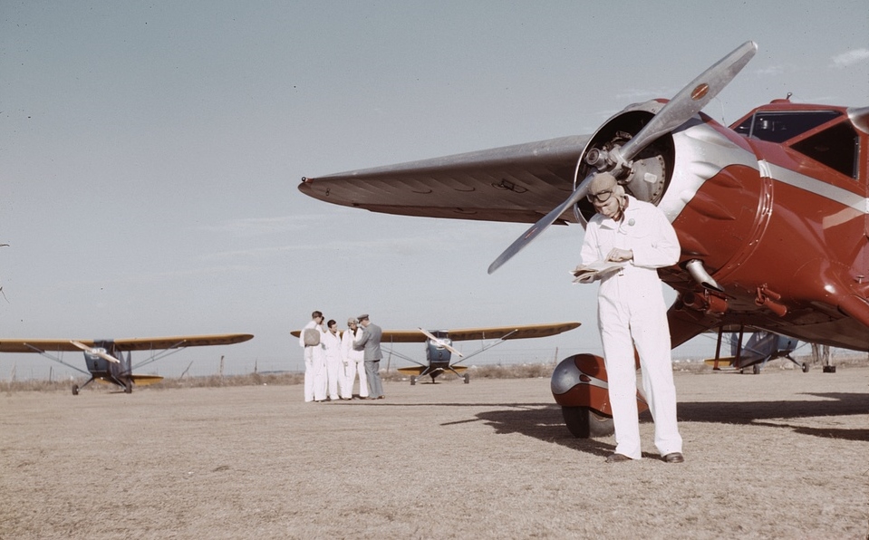 File:Civilian training school, students and instructors 1a34247v.jpg