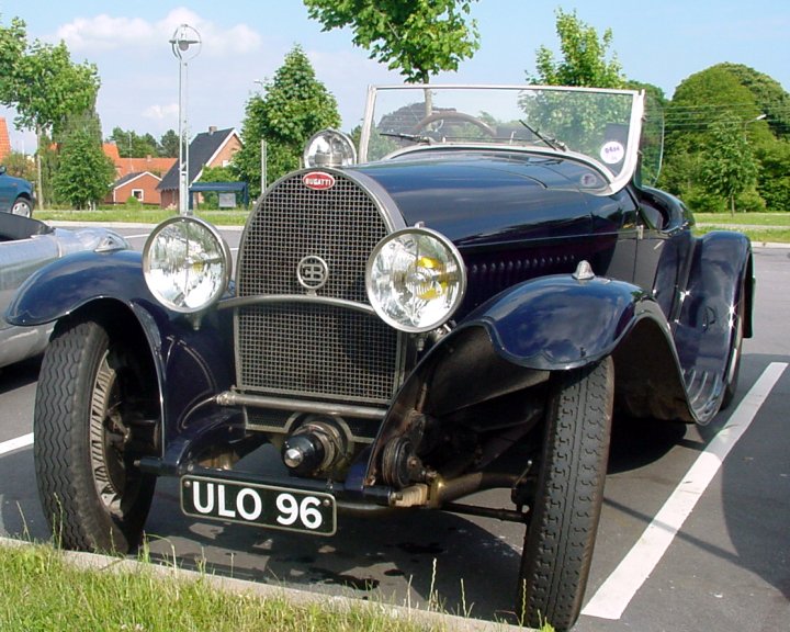 File:Bugatti in Roskilde.jpg