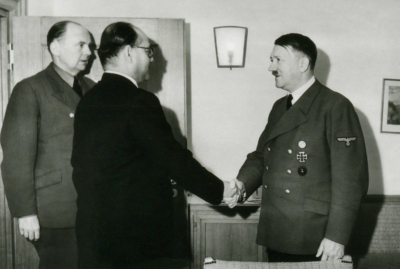 File:Subhas Chandra Bose meeting Adolf Hitler.jpg