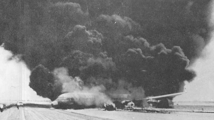 File:United Air Lines N8040U after accident.jpg