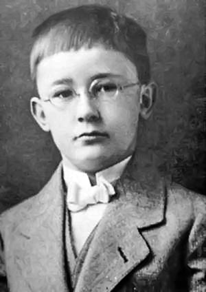File:Heinrich Himmler as a child b.jpg