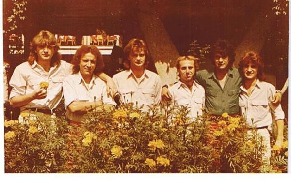 File:Romanian rock band Iris, 1987, Neon, Eforie Nord.jpg