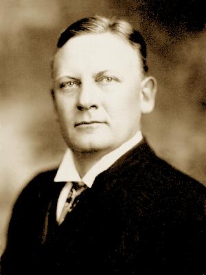 File:Luther Egbert Hall - Gouverneur von Louisiana.jpg