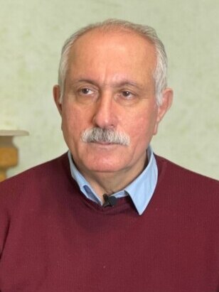 File:Mehman Aliyev is giving an interview to VoA (cropped).jpg