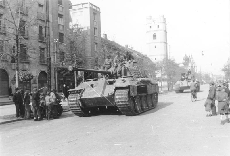 File:Bundesarchiv Bild 101I-244-2324-09, Ungarn, Debrecen, Panzer V "Panther".jpg