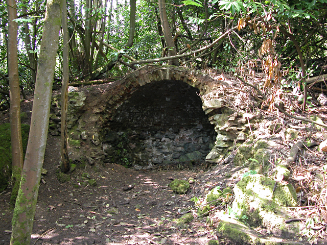 File:Grotto on the Piercefield Walks - geograph.org.uk - 206130.jpg