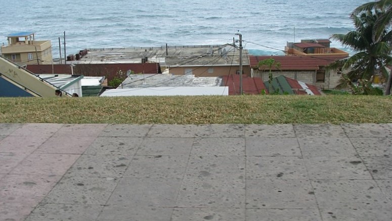 File:La Perla, San Juan, Puerto Rico, view from basketball court.jpg