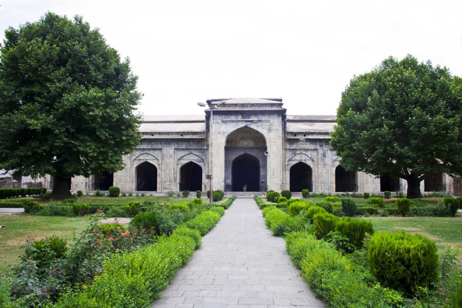 File:Pathar Masjid in Srinagar.jpg