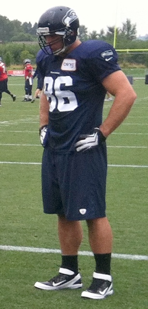 File:Zach Miller at 2012 Seahawks training camp.jpg