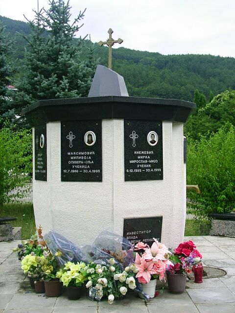 File:Murino - pomnik detem zahynulym pri bombardovani NATO.jpg