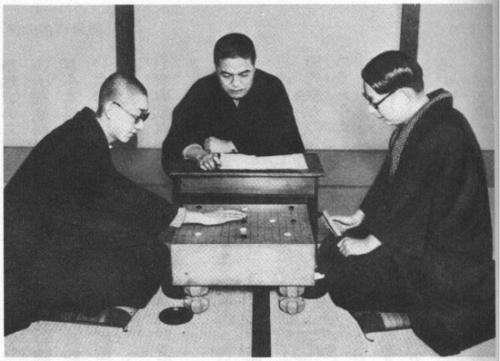 File:Go Seigen and Kitani Minoru.jpg