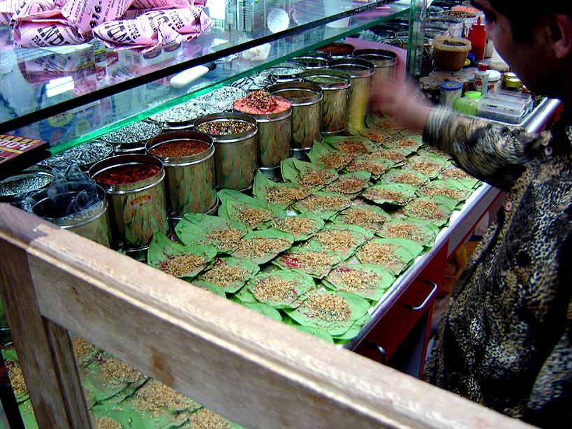 File:Paan Making.jpg