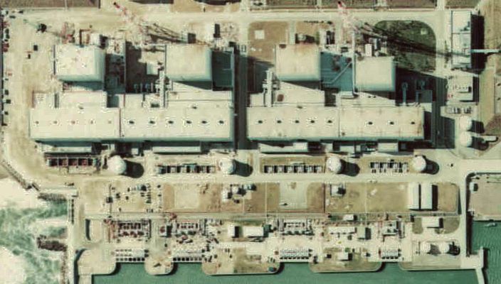File:Fukushima I NPP 1975 reactors 1 to 4 crop.jpg