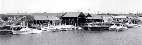 File:StephensBrosBoatBuildersAVRs 1944.jpg