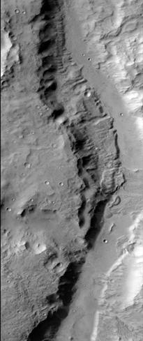File:Maadim Vallis.JPG
