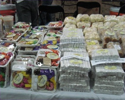 File:Huevitos de Leche, Bocadillos y manjar Blancos.jpg
