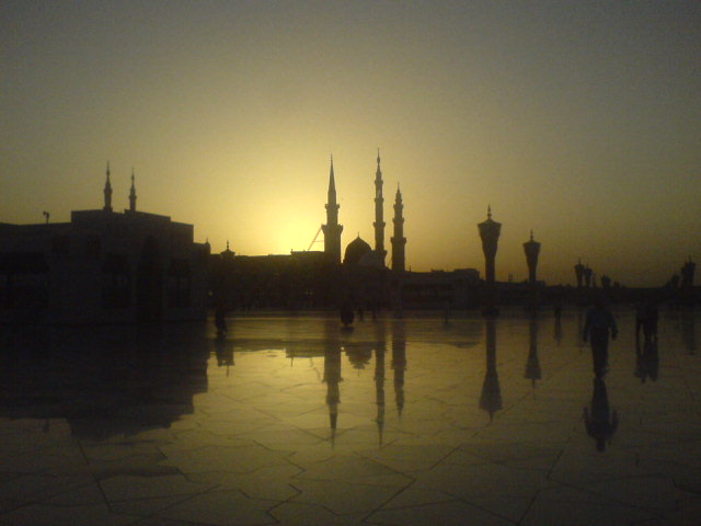 File:Sunrise at al-Masjid al-Nabawi.jpg