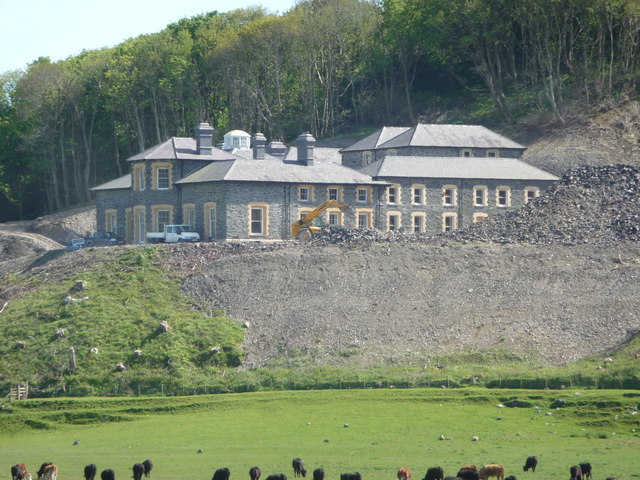 File:Plas Tanybwlch (geograph 2948861).jpg