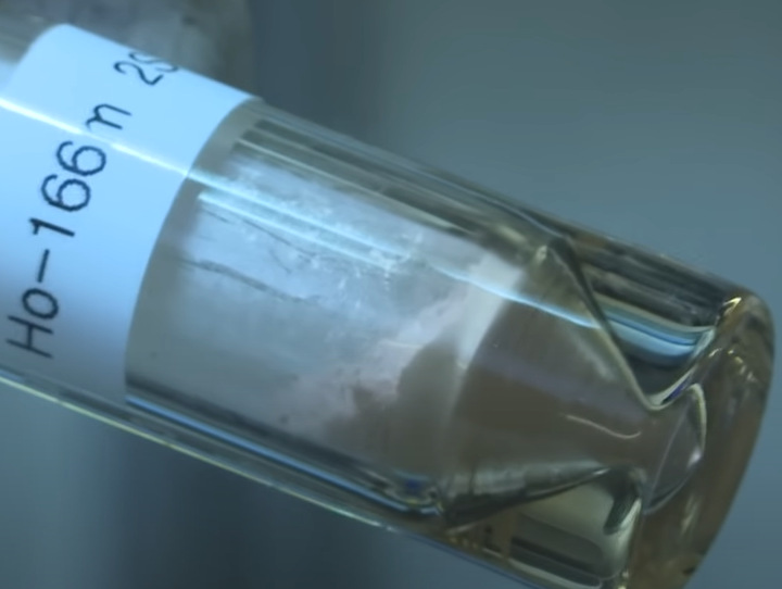 File:Holmium 166m oxide.png