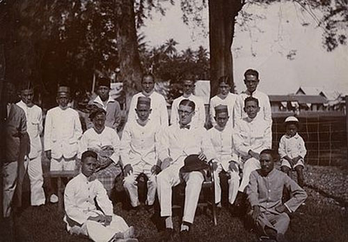 File:Lapangan pemuda benteng.jpg