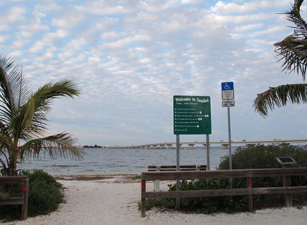 File:Causeway seen from Sanibel.JPG