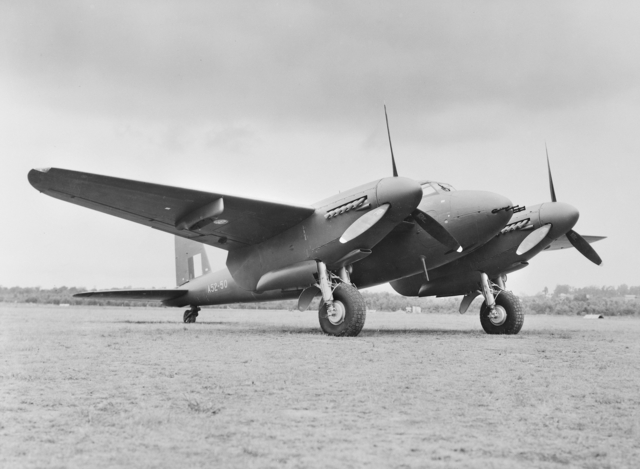 File:Mosquito bomber (P03823-001).jpg