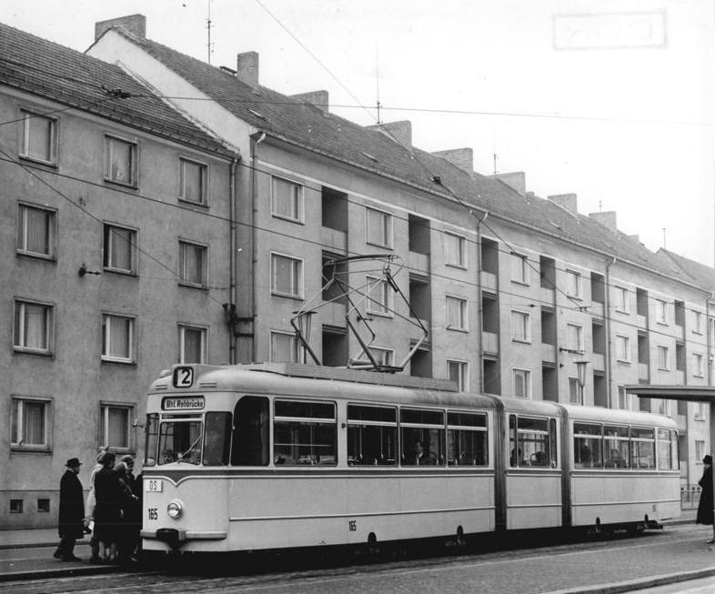 File:Bundesarchiv Bild 183-B0407-0029-001, Potsdam, Neubauten am Platz der Einheit (cropped).jpg