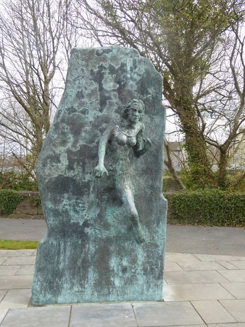 File:"Equality emerging" by John Behan - geograph.org.uk - 4932927.jpg