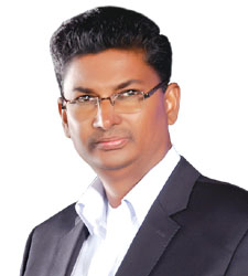 File:Sathisjarkiholi.jpg