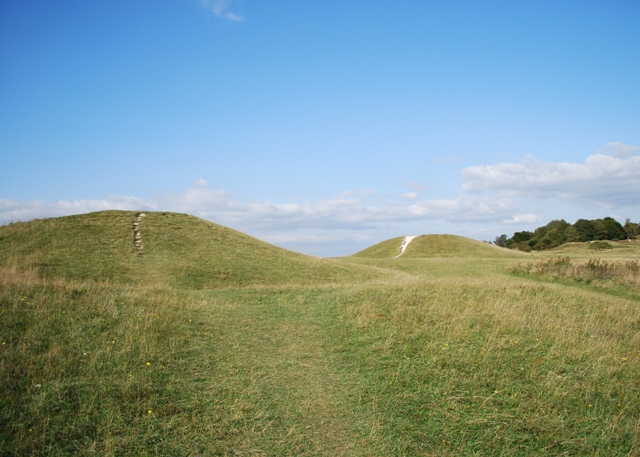 File:The Devil's Humps - geograph.org.uk - 1503594.jpg