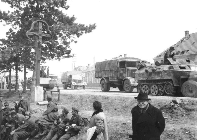 File:Bundesarchiv Bild 146-1989-105-13A, Ungarn, deutscher Rückzug.jpg