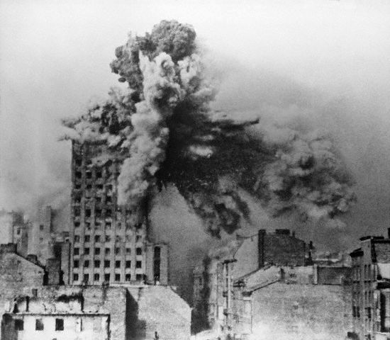 File:Warsaw Uprising - Prudential Hit - frame 2a.jpg