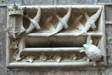 File:Bústia de la Casa de l'Ardiaca.jpg