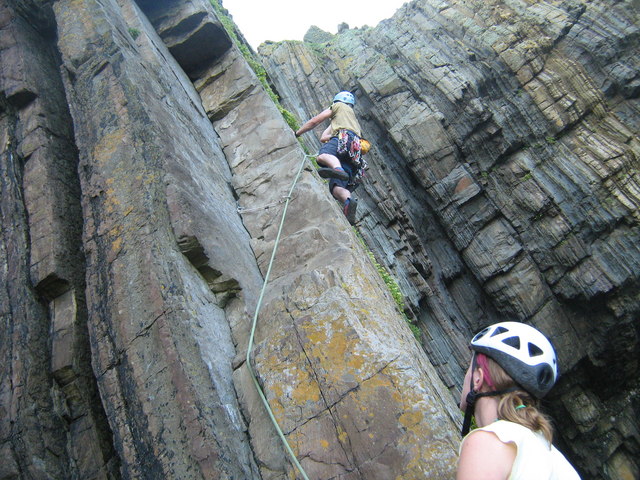 File:Baggy Sandstone, Baggy Point - geograph.org.uk - 560065.jpg