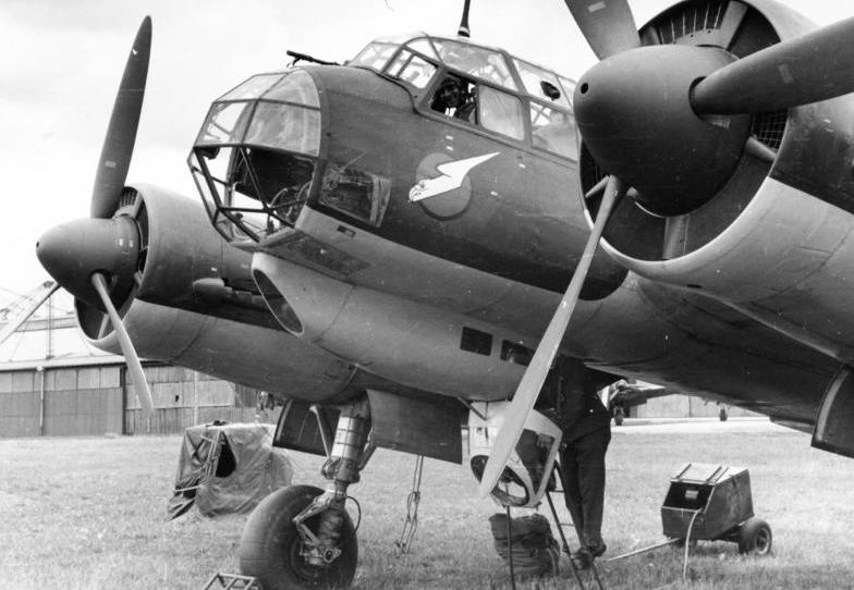 File:Bundesarchiv Bild 101I-402-0270-05A, Flugzeug Junkers Ju 88.jpg
