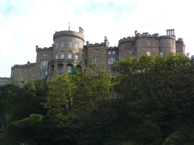 File:Culzean Castle - the seaward side - geograph.org.uk - 976649.jpg
