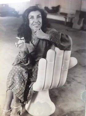 File:Portrait d'Iris Clert.jpg