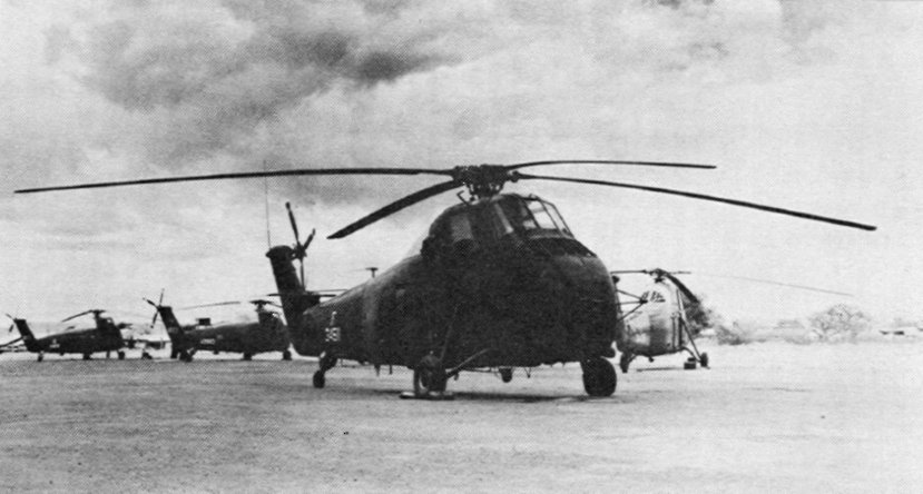 File:Sikorsky H-34s VNAF at Tan Son Nhut AB.jpg
