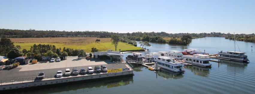 File:Coomera Houseboat Holidays on the Coomera River, Gold Coast.jpg
