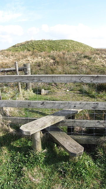 File:Two Barrows (geograph 3139435).jpg