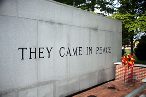 File:Beirut Memorial 1.jpg