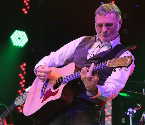 File:Steve Harley May 2014 Live The Concert At The Kings Festival.jpg