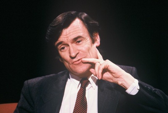 File:Anthony Clare hosting After Dark in 1987.JPG