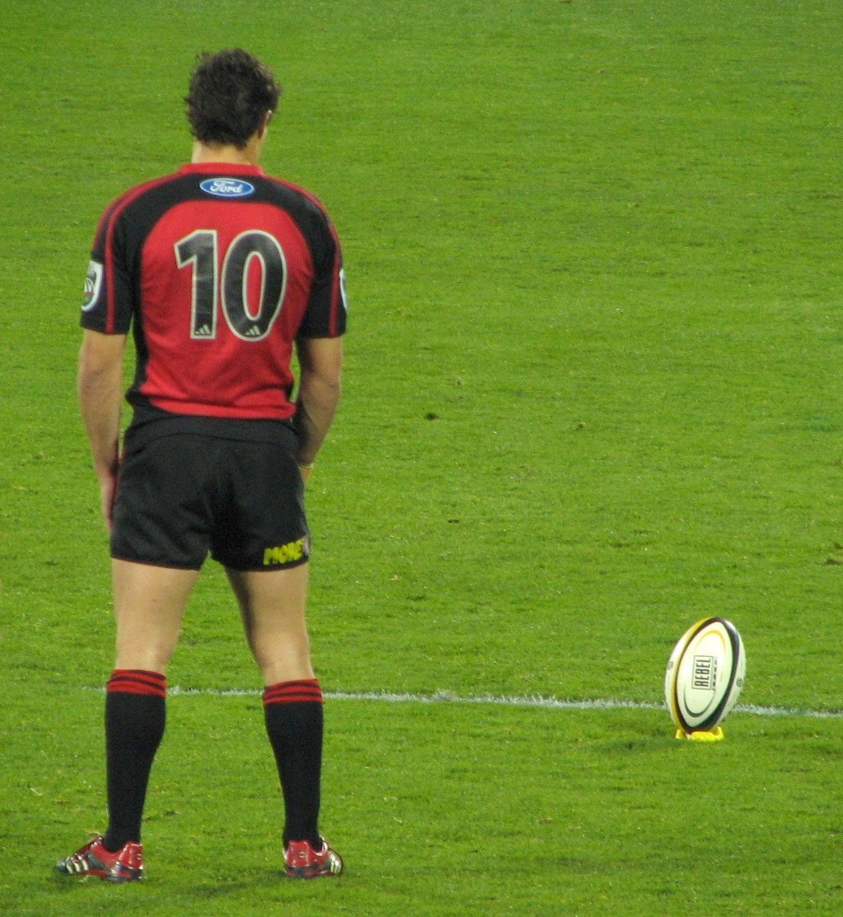 File:Dan kicking the conversion-1.JPG